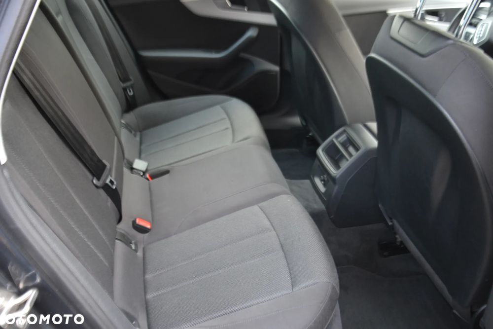 Audi A4 Avant - 10