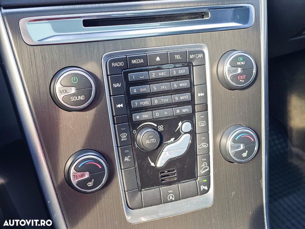 Volvo XC 60 D5 AWD Summum - 26