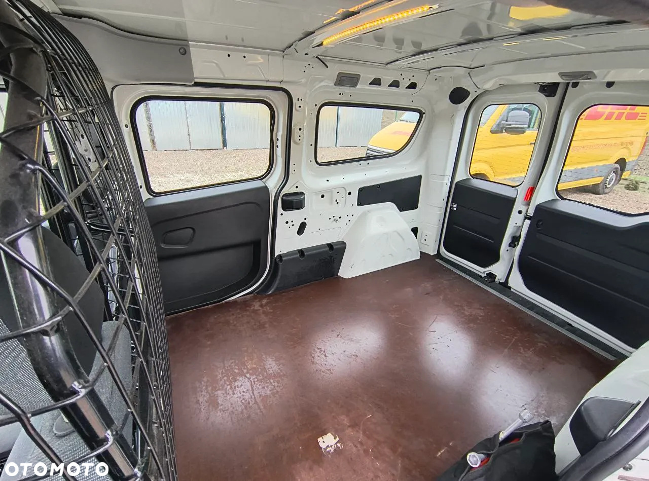 Fiat Doblo Cargo MAXI - 29