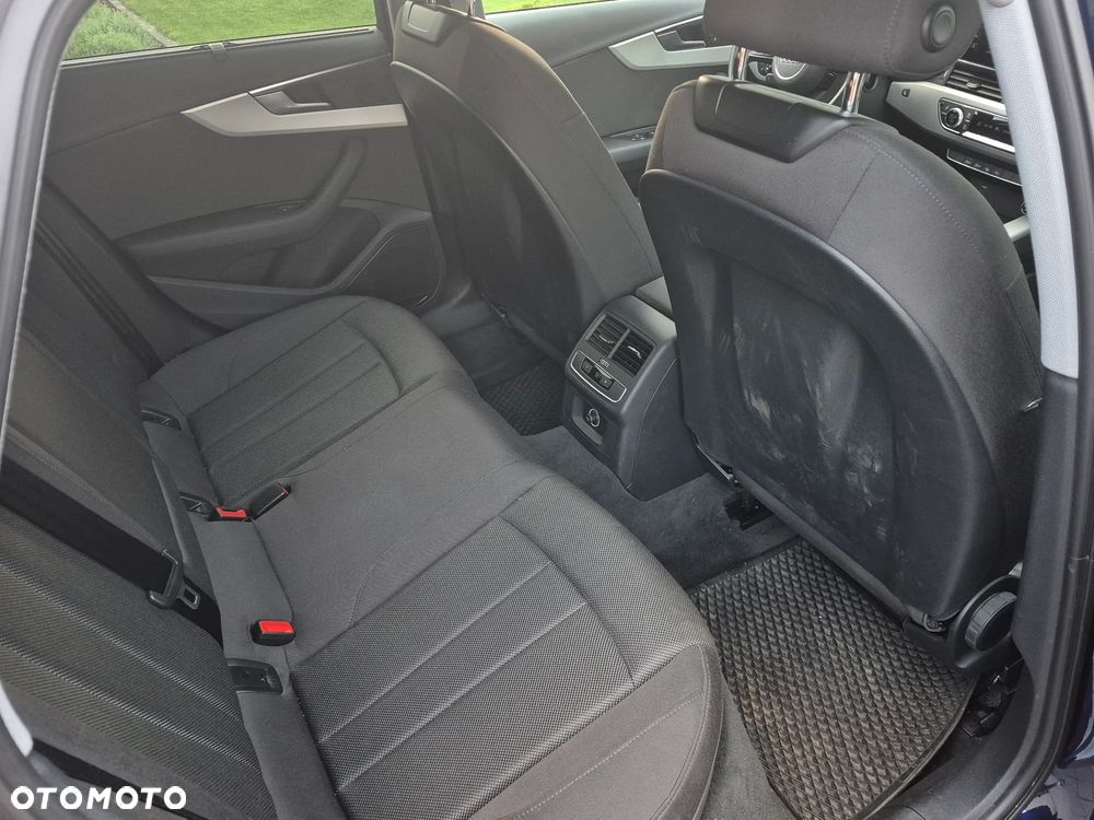 Audi A4 Avant 35 TFSI S tronic - 18
