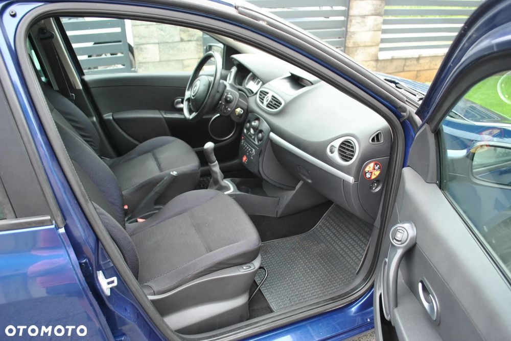 Renault Clio - 7
