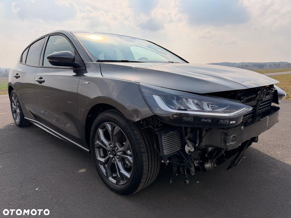 Ford Focus 1.0 EcoBoost Hybrid ST-LINE - 9