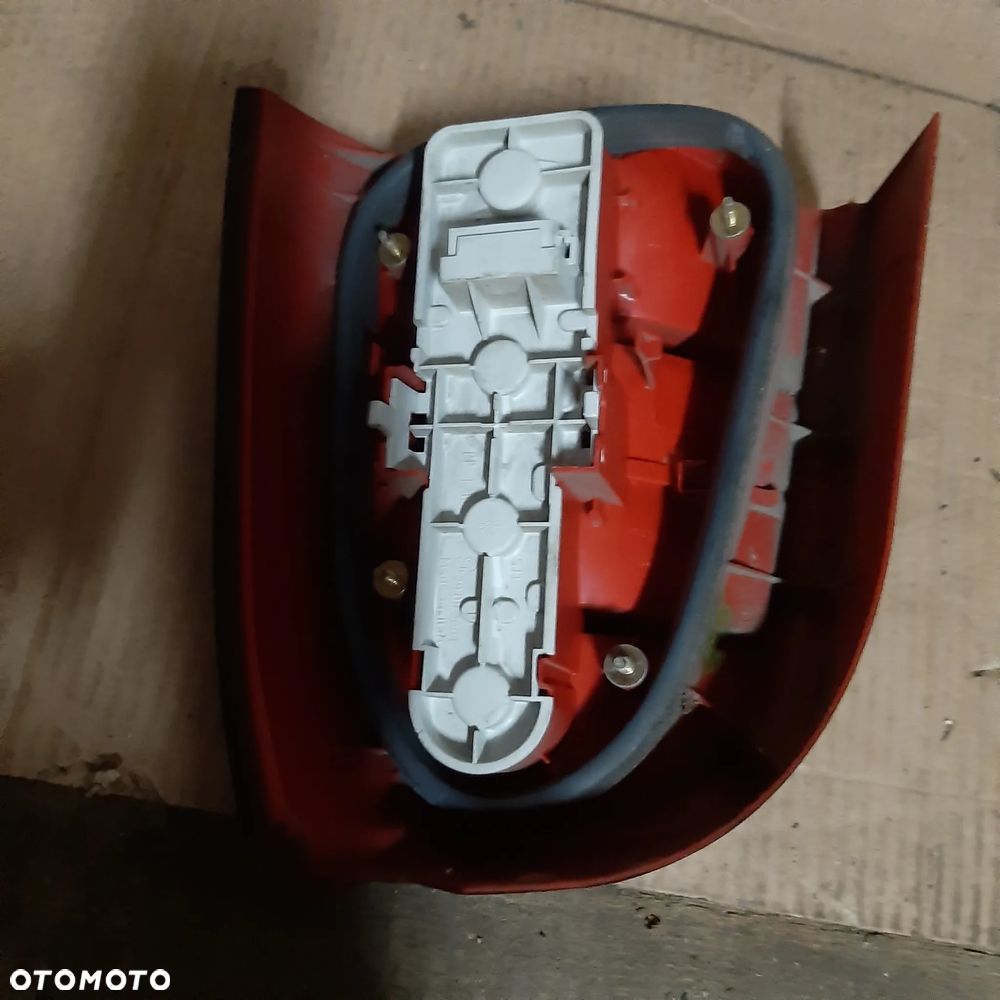 Lampa Tylna Lewa Audi A4 B5 Lift Kombi - 5