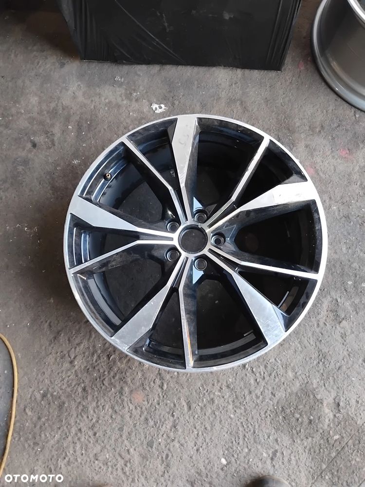 Felga Aluminiowa Tiguan 2  5NA 601 025 AH