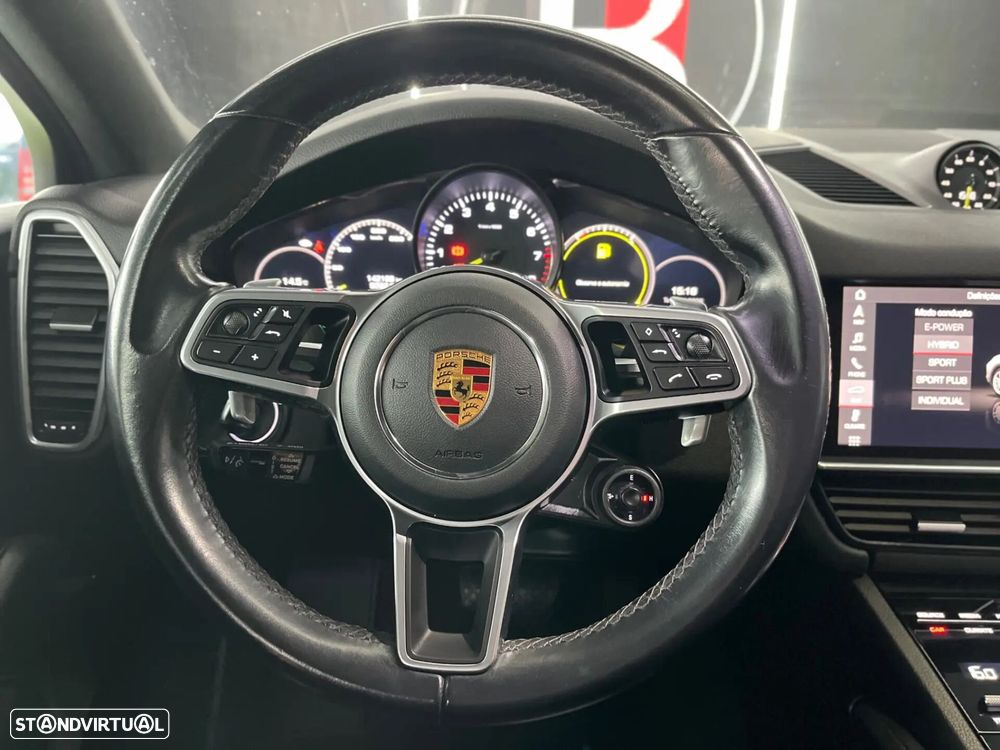 Porsche Cayenne Coupé E-Hybrid - 23