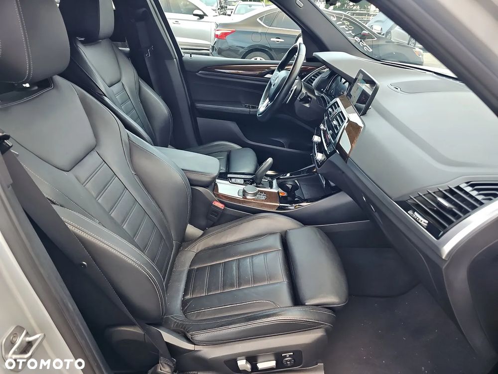 BMW X3 xDrive30i - 11