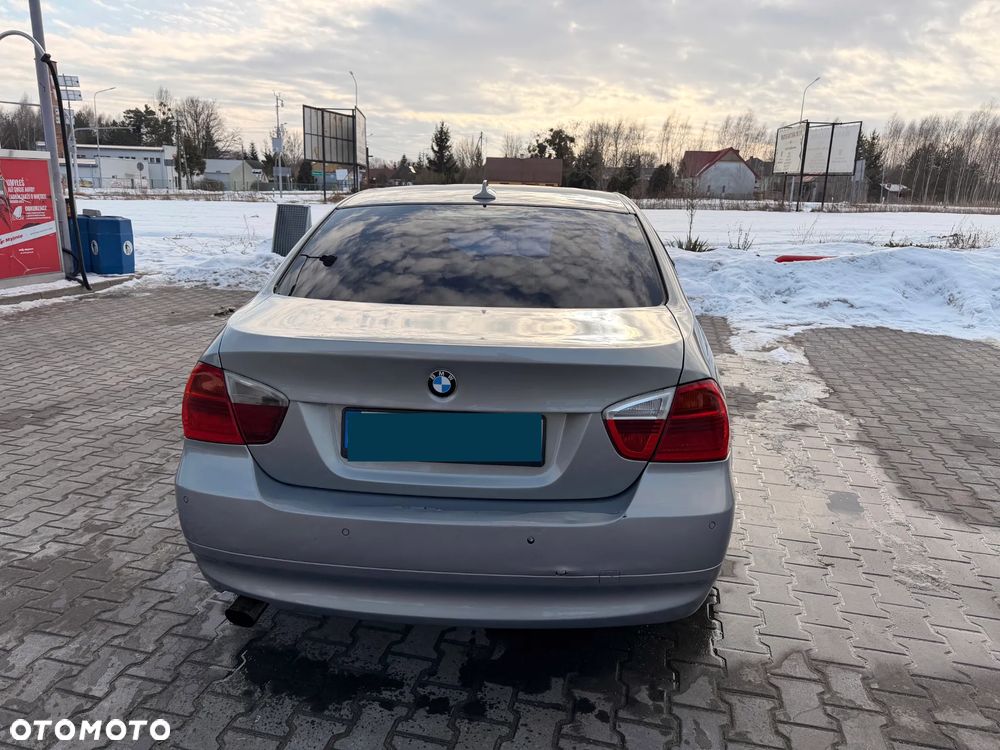 BMW Seria 3 320d - 4