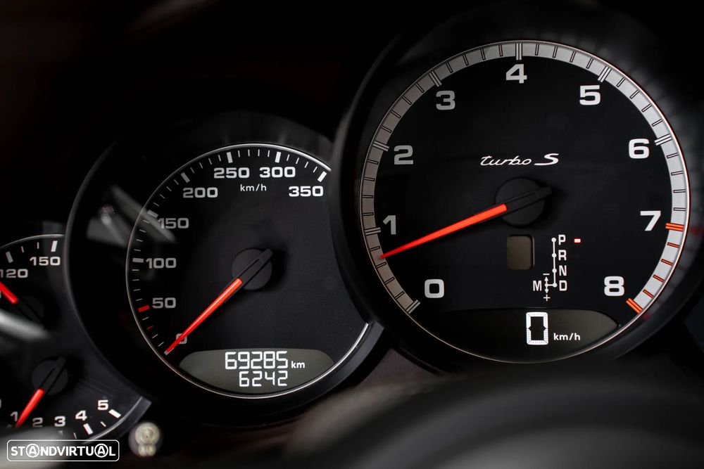 Porsche 911 (991) Turbo S Cabriolet - 48