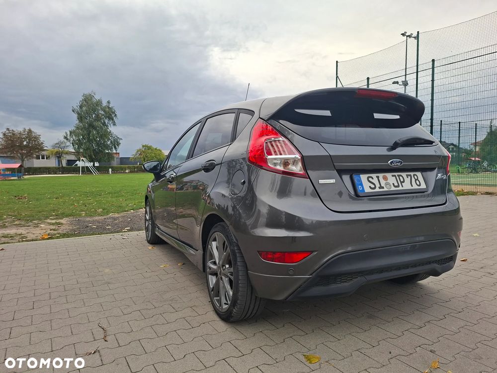 Ford Fiesta - 25