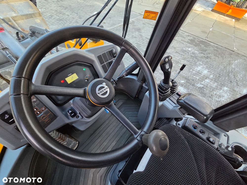 Volvo Volvo L30G - 13