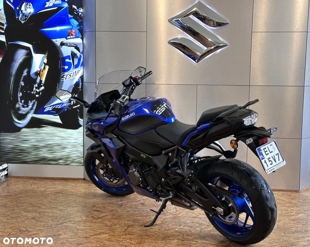 Suzuki GSX - 6