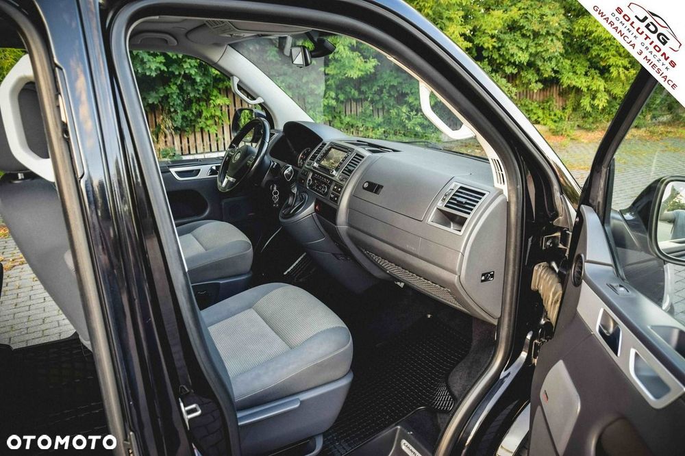 Volkswagen Caravelle - 25