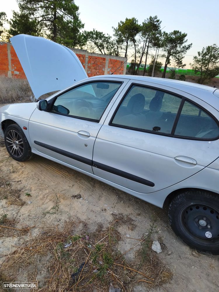Renault Mégane 1.4 16V Dynamique - 4