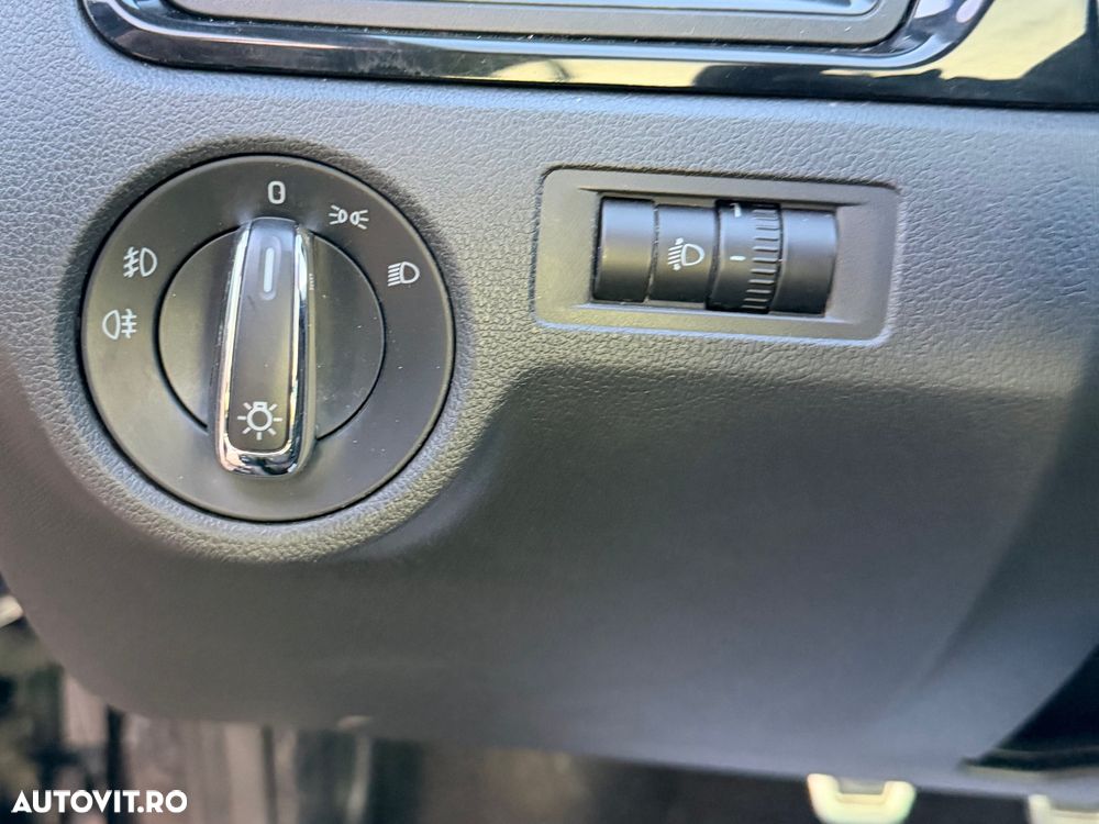 Skoda RAPID 1.6 TDI Elegance Green tec - 23