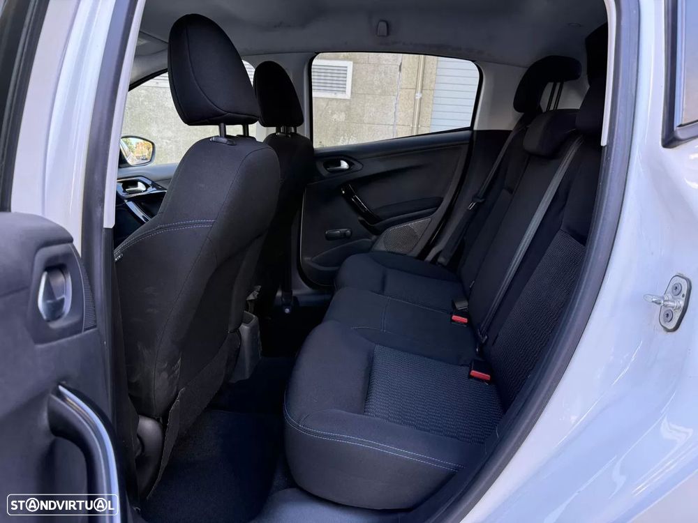 Peugeot 208 1.5 BlueHDi Signature - 10