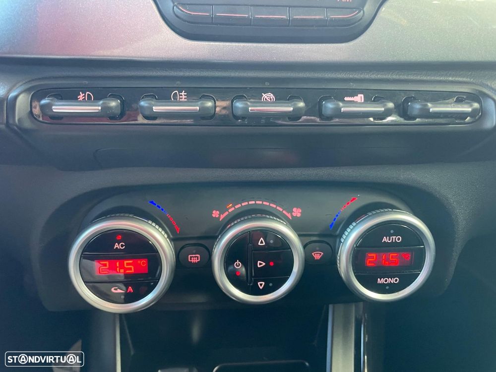 Alfa Romeo Giulietta 1.6 JTDm Corporate - 23