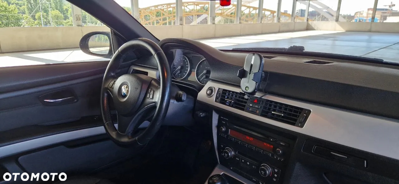 BMW Seria 3 320i - 12