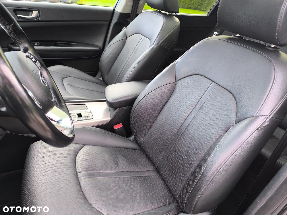 Kia Optima Plug-in Hybrid - 19