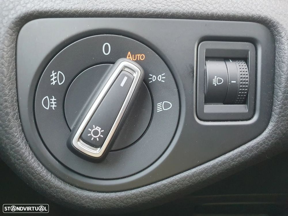 VW Golf Variant 1.6 TDi BlueMotion Confortline - 37