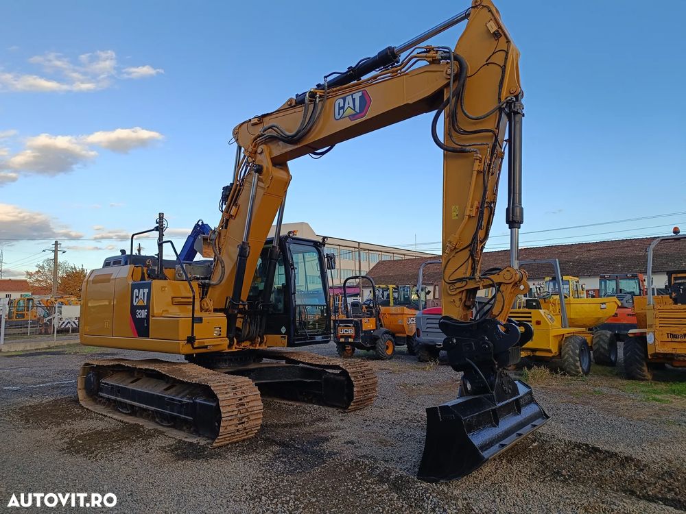 Caterpillar 320FL - 3