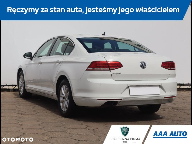 Volkswagen Passat - 5