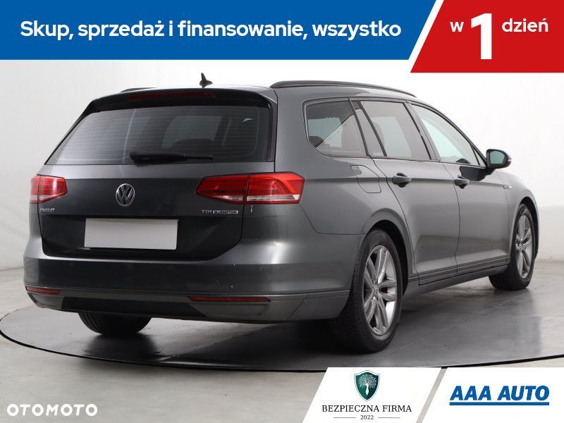 Volkswagen Passat Variant - 7