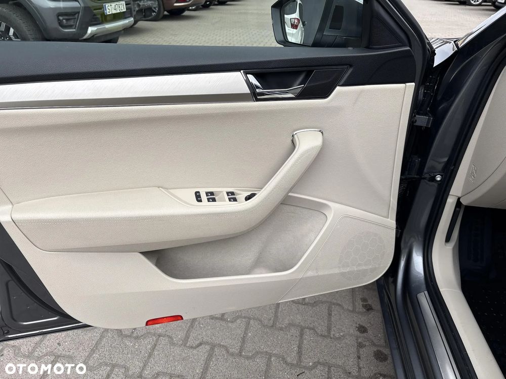 Skoda Superb 1.5 TSI Style DSG - 12
