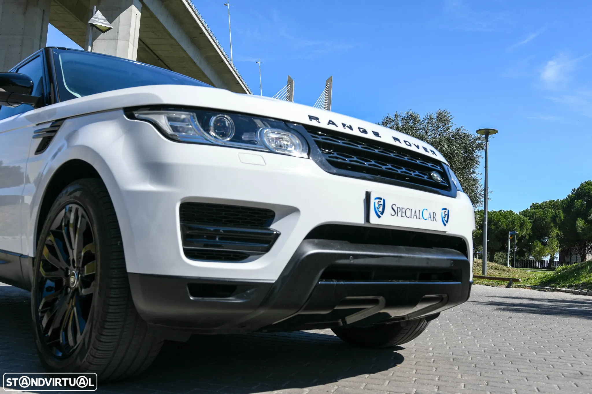 Land Rover Range Rover Sport 2.0 SD4 S - 11