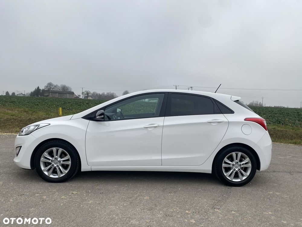 Hyundai i30 1.6 CRDi Premium - 4