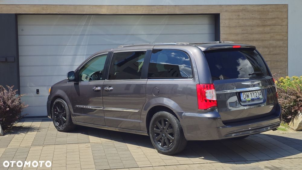 Chrysler Town & Country 3.6 Limited - 4