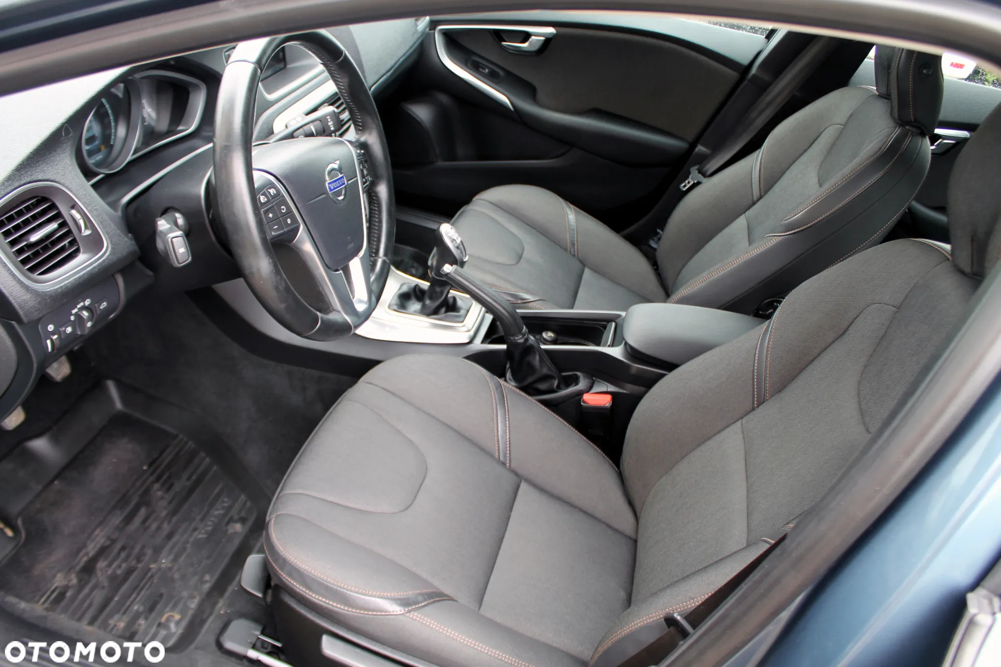 Volvo V40 Cross Country D2 Momentum - 10