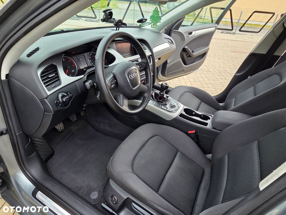 Audi A4 Avant 2.0 TDI DPF Ambiente - 32