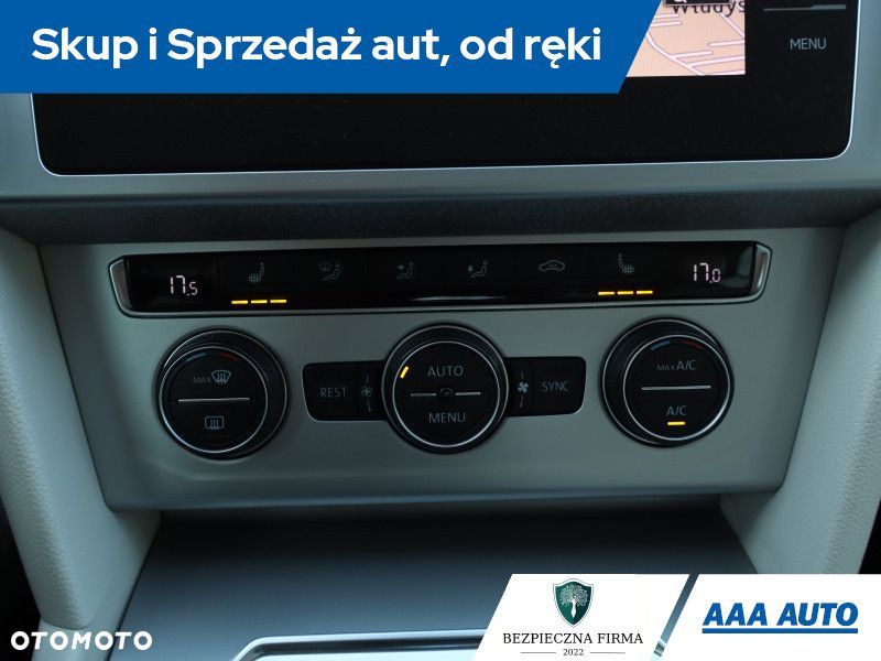 Volkswagen Passat - 15