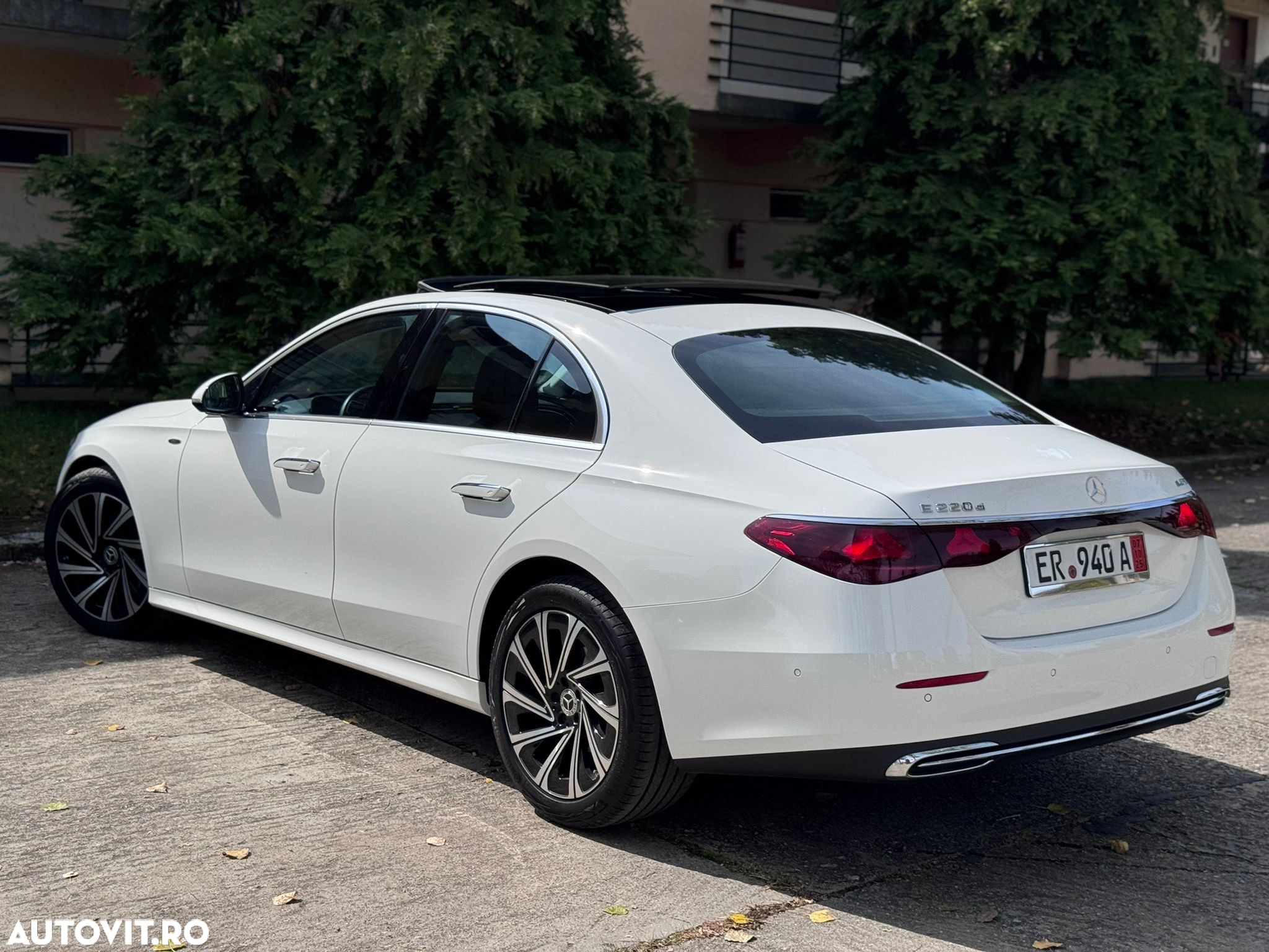 Mercedes-Benz E - 4
