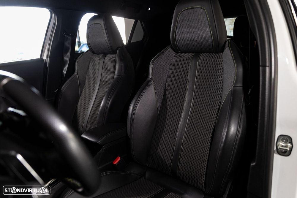 Peugeot 2008 1.2 PureTech GT EAT8 - 27