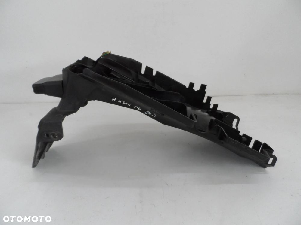 HONDA HORNET 600 PC36 błotnik tył nadkole chlapacz - 1