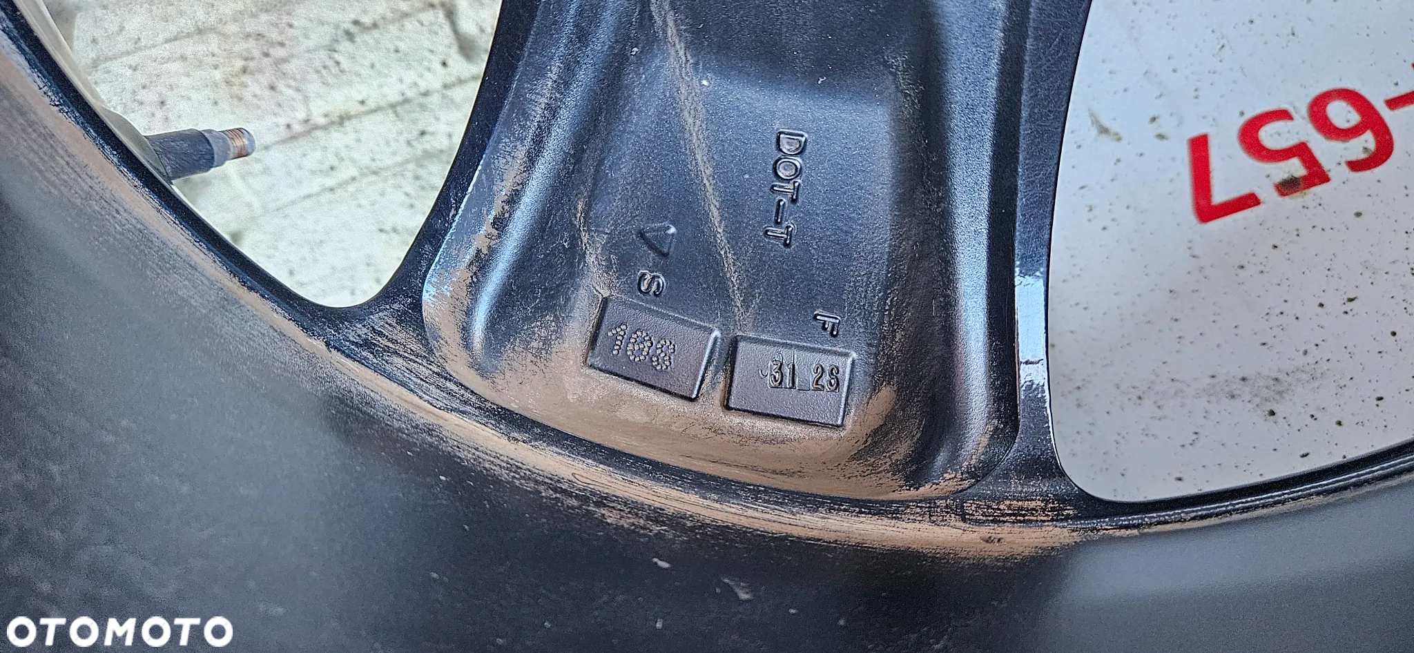 RAM 1500 V 5 2019-  Felgi aluminiowe Komplet felg Alufelgi 275/65/20 R20 20 Cali Felga 5YD55TRMAA 6x139.7 Opona bardzo ładna DOT 34/23 michelin - 31