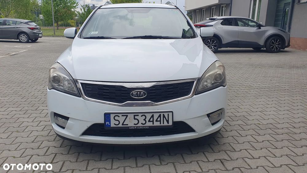 Kia Ceed - 9
