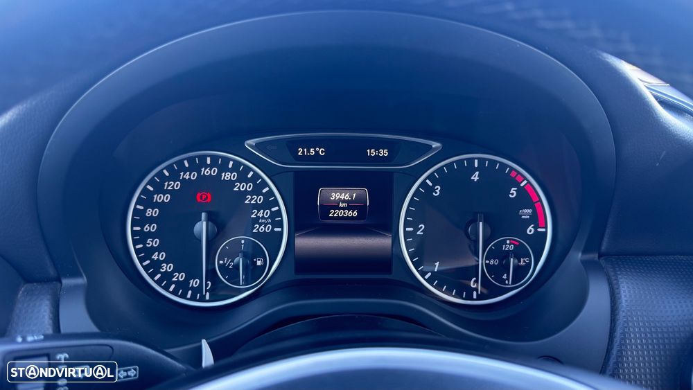 Mercedes-Benz A 180 CDI (BlueEFFICIENCY) Urban - 24