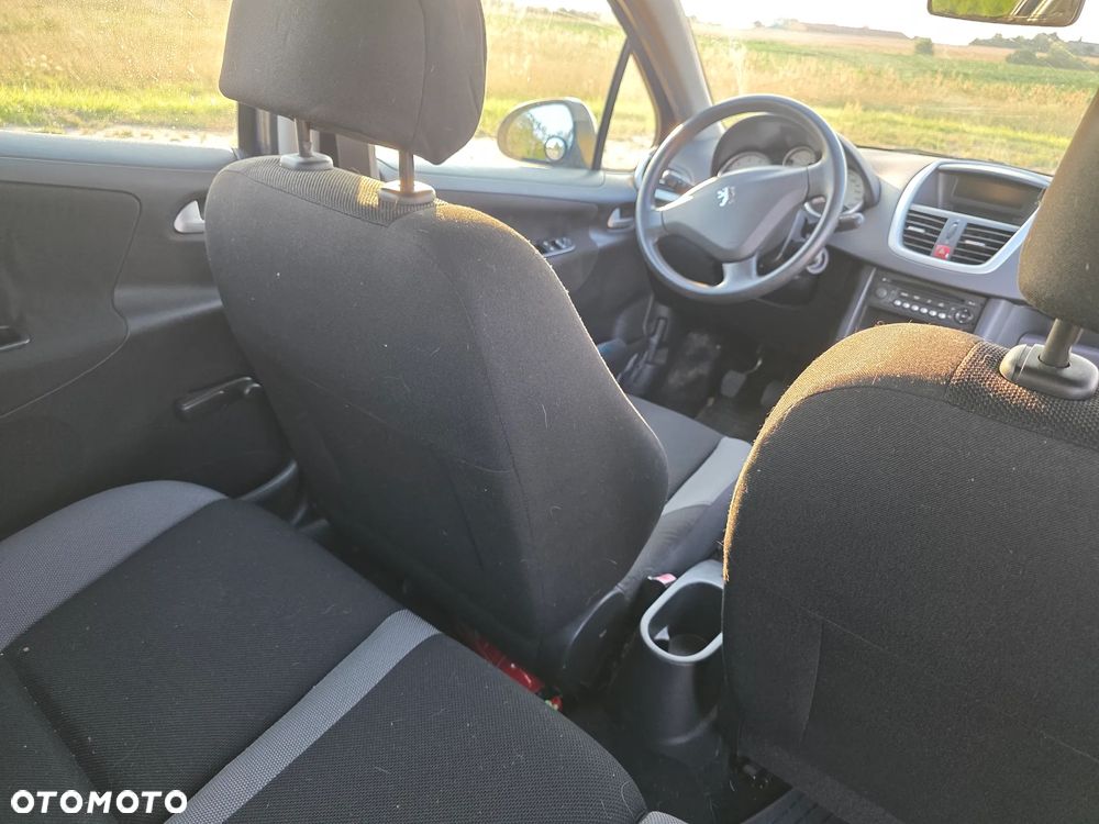 Peugeot 207 1.4 16V Presence - 11