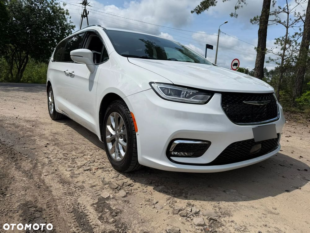 Chrysler Pacifica - 11