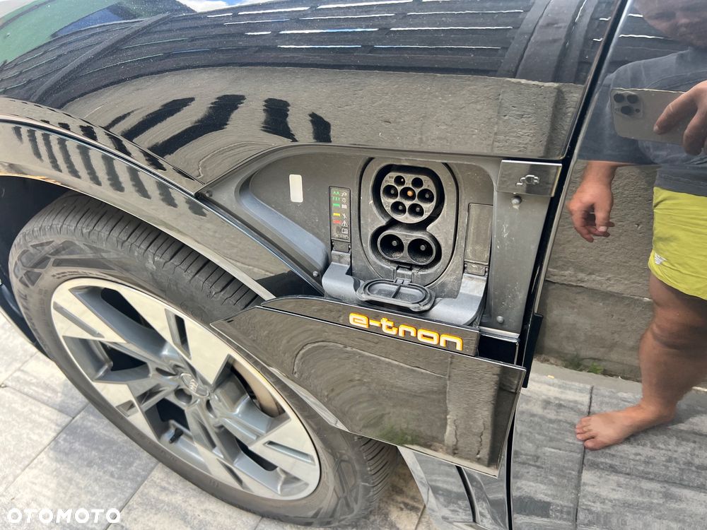 Audi e-tron - 14
