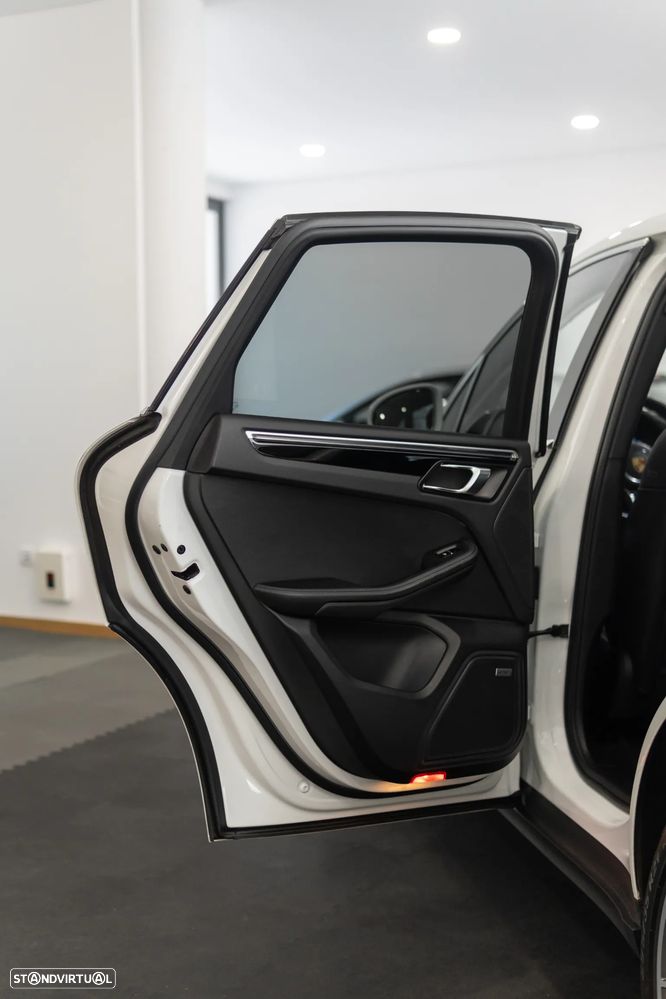 Porsche Macan S - 28
