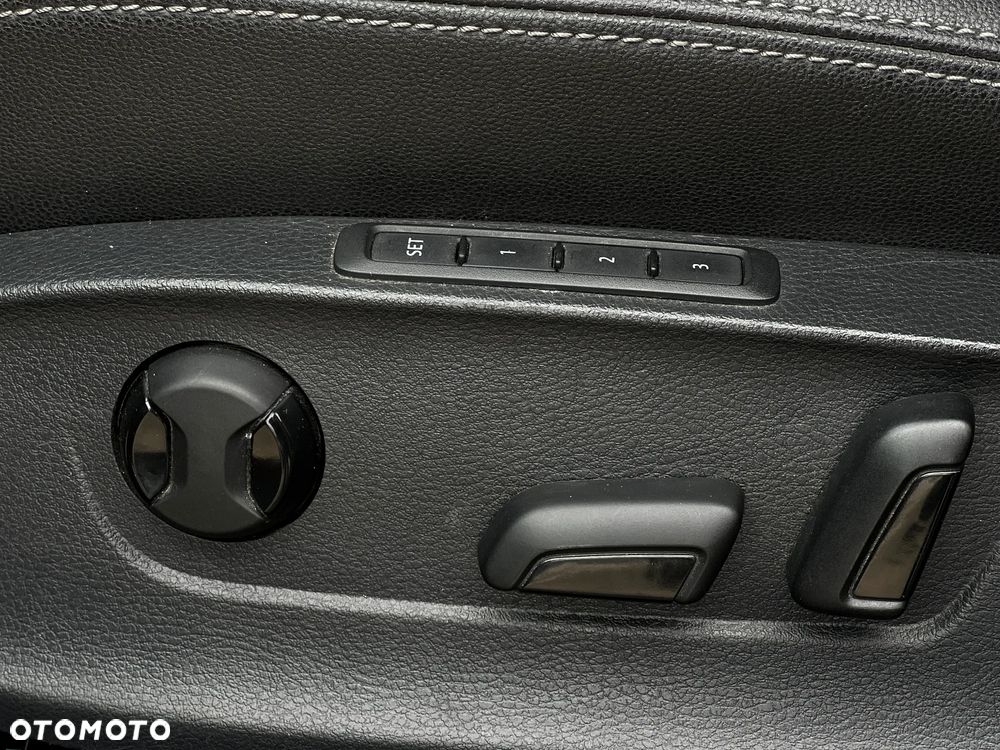 Volkswagen Passat - 20