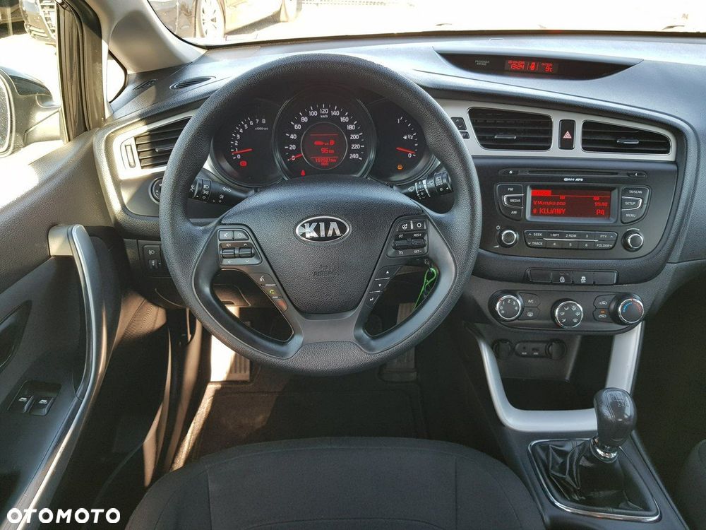 Kia Ceed - 13