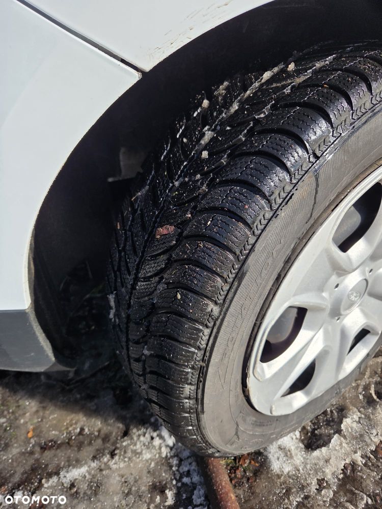 Ford Transit Courier - 11