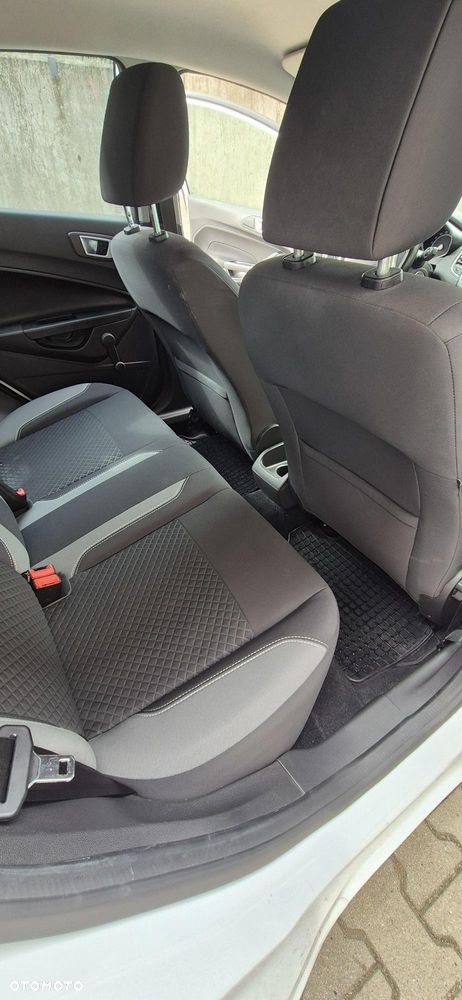 Ford Fiesta - 10