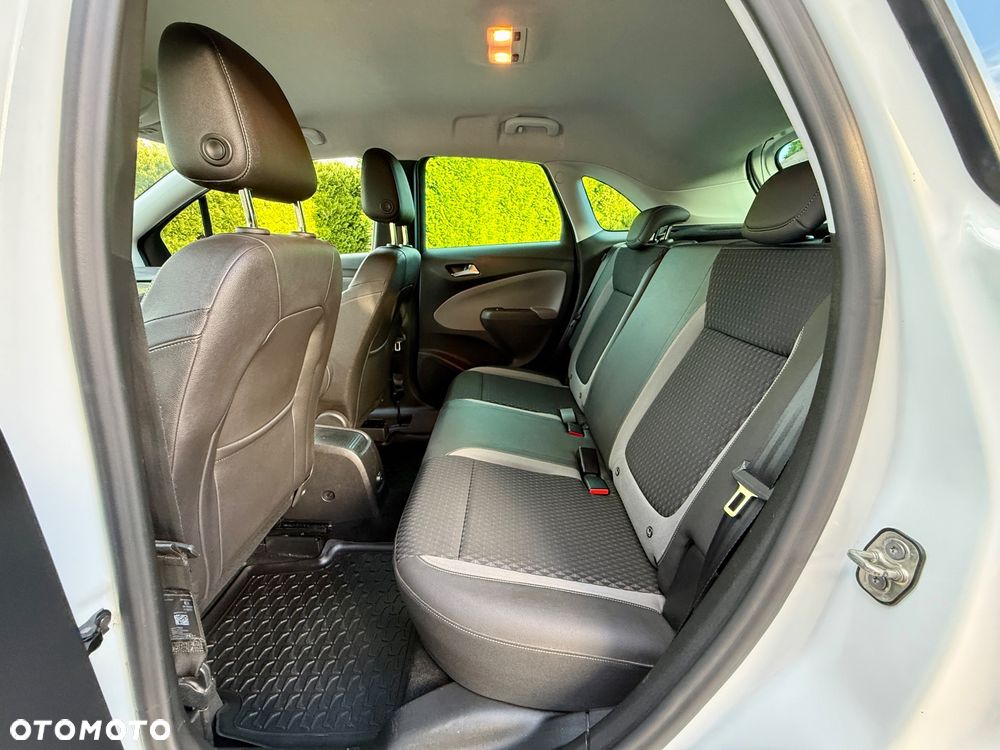 Opel Crossland X 1.2 T Design Line S&S - 19