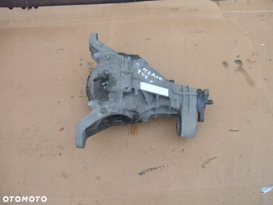 MERCEDES R-klasa W251 DYFER DYFERENCJAŁ 2.92 tył - 1