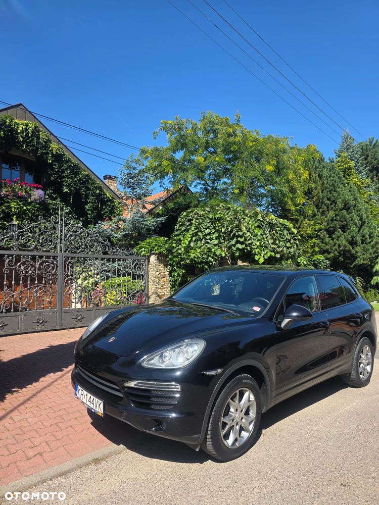 Porsche Cayenne - 1